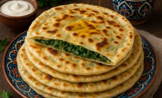 Кутабы с зеленью - лепёшки с сочной начинкой
